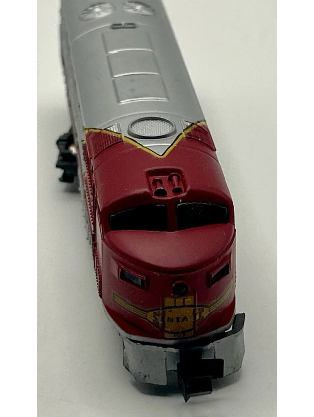 Vintage 1969 ATLAS- Fairbanks-Morse FM Diesel Locomotive Santa Fe -N Scale 2121